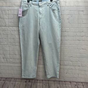 Wild fable super high-rise tapered jeans Women’s ￼ distressed Jeans Size 16 NWT